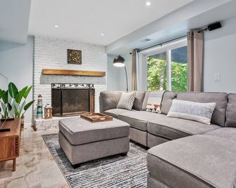 Large discounts for longer stays in Winter - Buford - Wohnzimmer