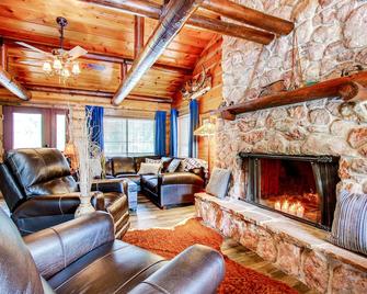 Rockhaven Retreat With Hot Tub & Ev Charger - Green Mountain Falls - Sala de estar