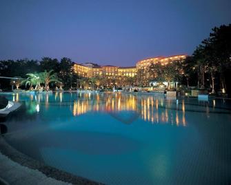 New Century Resort Qiandao Lake Hangzhou - Huangshan - Piscina