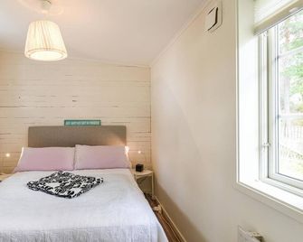 3 Bedroom Beautiful Home In Lidköping - Lidköping