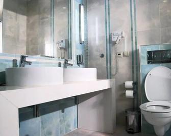 Hotel Aktaion - Kateríni - Bathroom