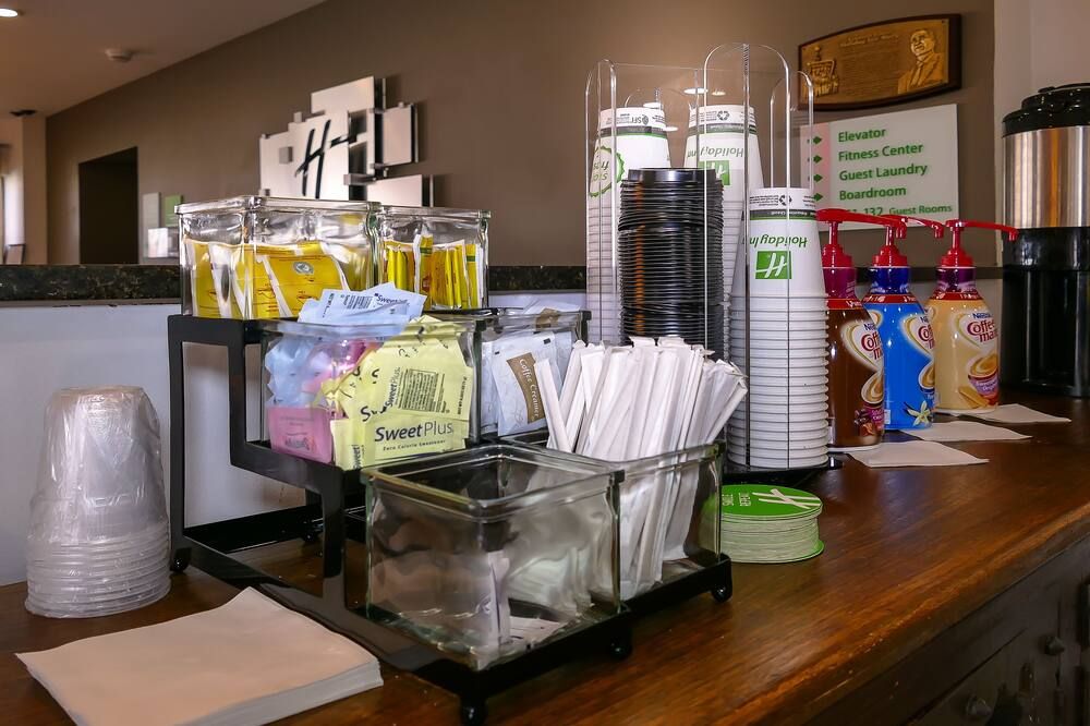 Buffet view of Holiday Inn Fort Myers - Downtown Area