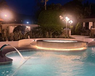 La Toscana - Chinauta - Piscina