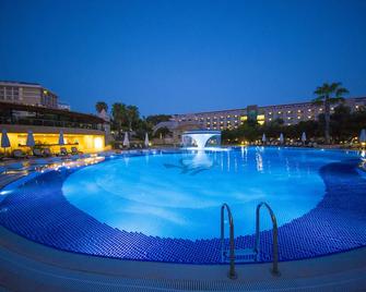 Horus Paradise Luxury Resort - Side - Pool