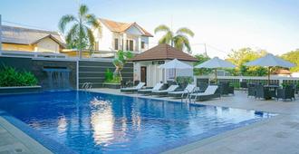 Sahid T-More Hotel - Kupang - Pool