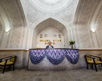 Orient Star Khiva Hotel- Madrasah Muhammad Aminkhan 1855 - Xiva - Rezeption