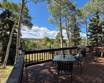 Escape to the heart of the Colorado mountains at this peaceful cabin retreat. - Cimarron - Balcón