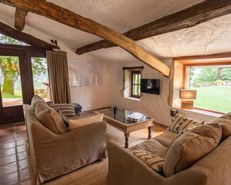 Majestic Villa with private pool - Peyrusse-Grande - Sala de estar