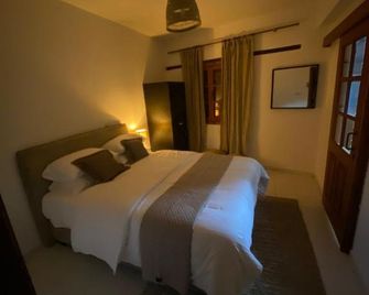 GaliniCafe22-suites - Kakopetria - Schlafzimmer