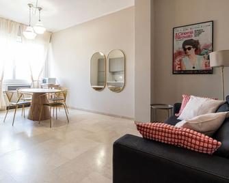 Amendola 17 - Bologna - Living room