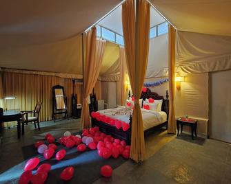 Angirasa Luxury Camping - Komarweli - Bedroom