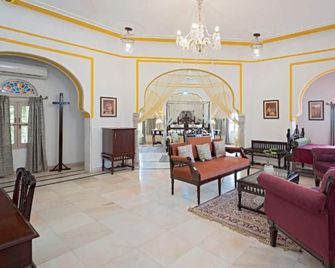 Alsisar Mahal- Heritage Palace Hotel - Alsīsar - Lobby
