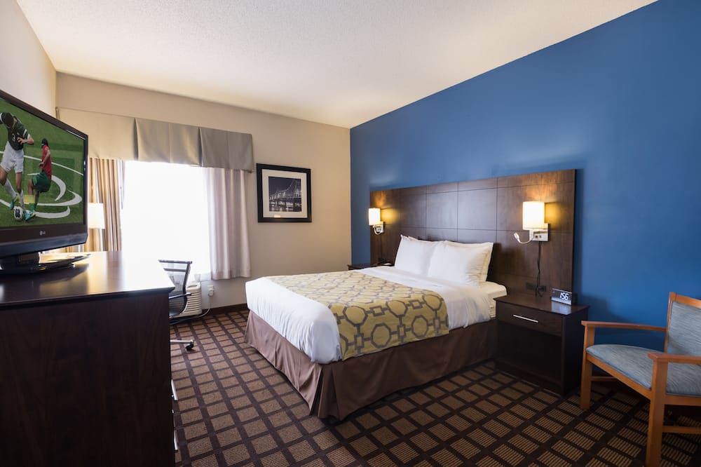 Bedroom view of Baymont by Wyndham Morton