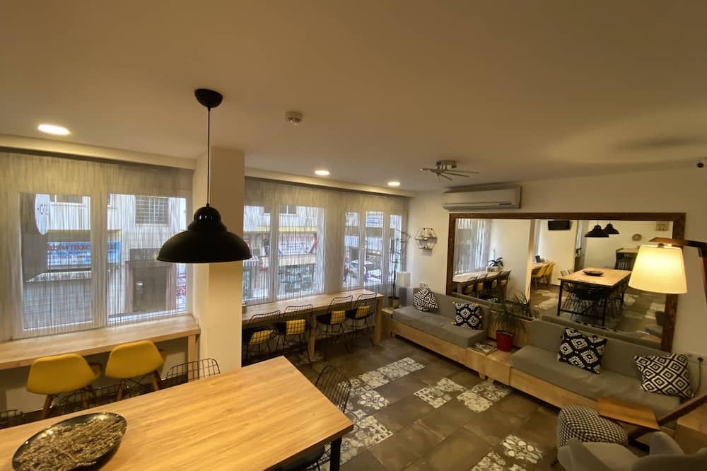 Other view of Piano Hotel