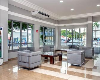 ديلكاس هوتل - كويابا - ردهة