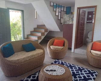 Casa Martin En Baños De Agua Santa - Banos - Living room