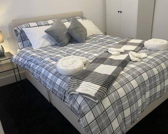 Ashfield New Place - Newcastle-under-Lyme - Bedroom