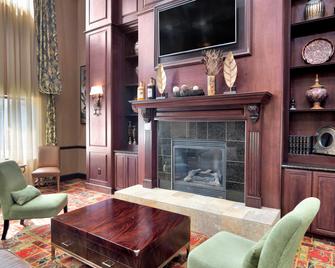Holiday Inn Express Hotel & Suites DFW West - Hurst - Hurst - Sala de estar