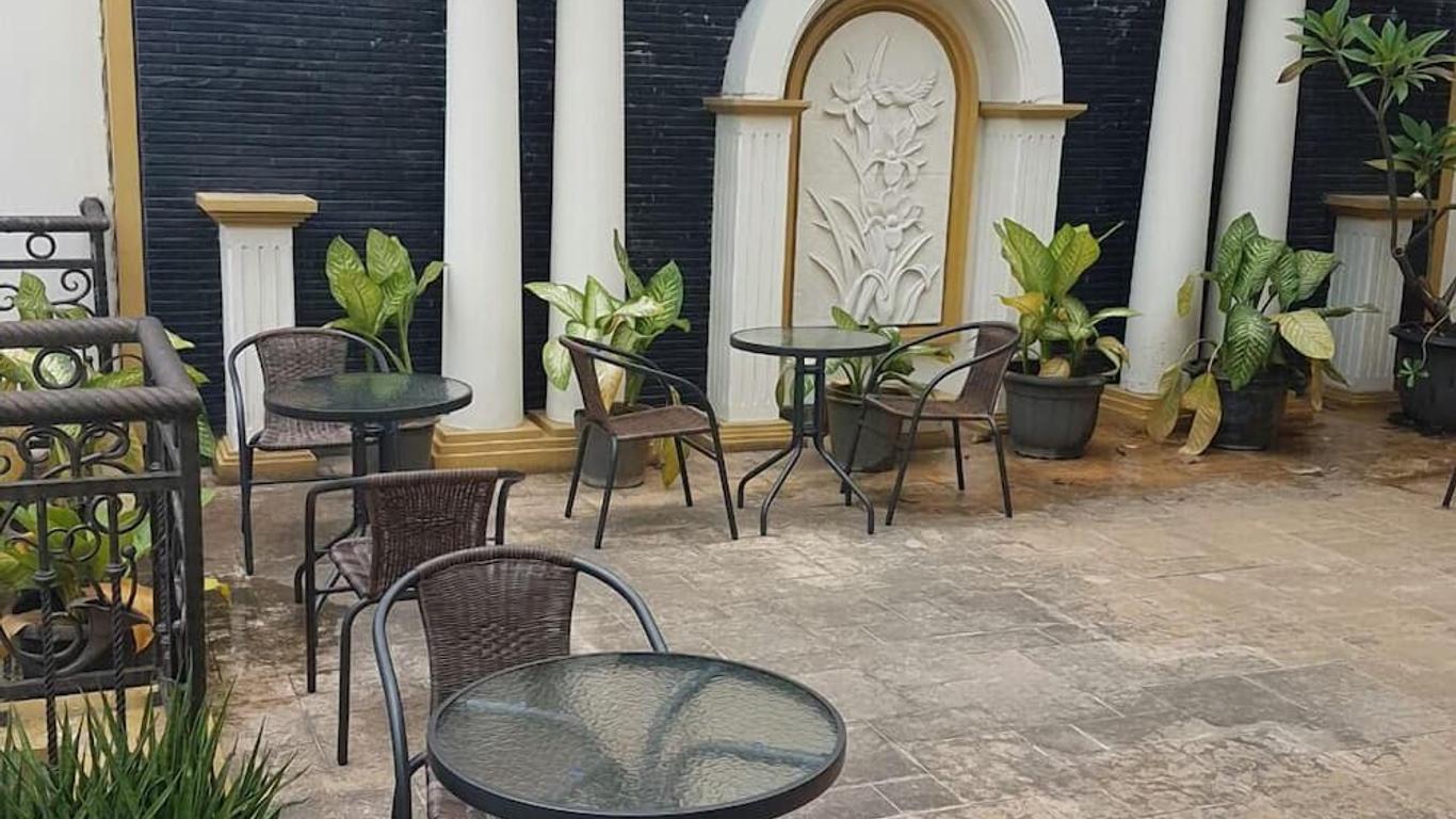 ذا باك باكرز سيمارانج - هوستل