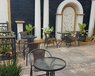The Backpacker Semarang - Hostel - Semarang - Innenhof