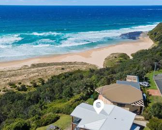 Waters Edge - Ulladulla - Building