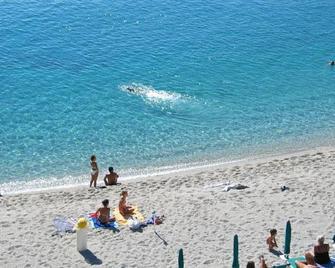 Hotel Mimosa - Spotorno - Plage