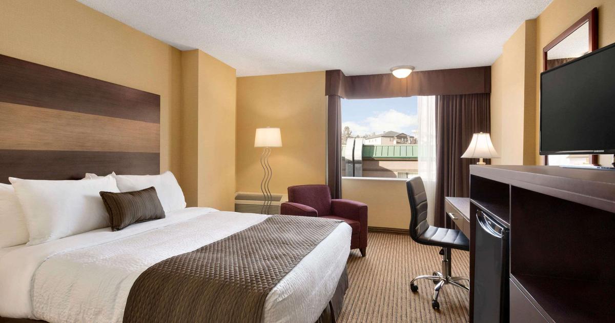 Days Inn By Wyndham Calgary South 98 Calgary Hotel Deals And Reviews Kayak 9475