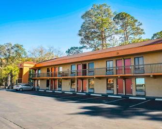 Econo Lodge Panama City - Panama City - Rakennus