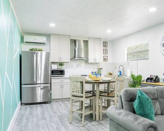 Dora's Haven Getaway-Cozy 1bedroom With - Mount Dora