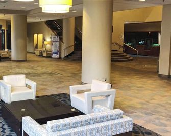 Radisson Hotel Bismarck - Bismarck - Lobby