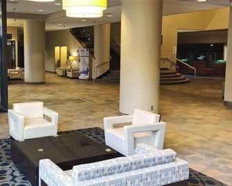 Radisson Hotel Bismarck - Bismarck - Lobby