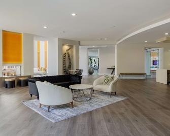 Stylish 2 Bedroom Apartment in Medical District - Dallas - Lounge