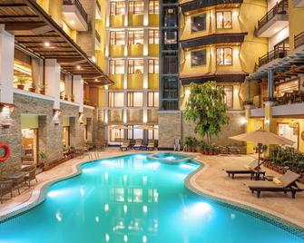 Temple Bell Boutique Hotel and Spa - Pokhara - Zwembad
