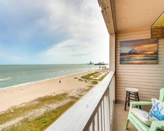 Beachfront Corpus Christi Condo with Pool Access! - Κόρπους Κρίστι - Μπαλκόνι