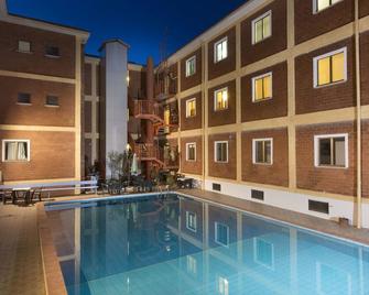 Hotel Citti - Arzachena - Pool