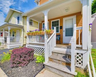 Cozy Finger Lakes Abode in Downtown Canandaigua! - Canandaigua - Budova