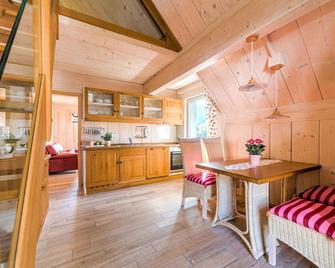 Mountain Apartment Getaway - Altenfeld - Kitchen