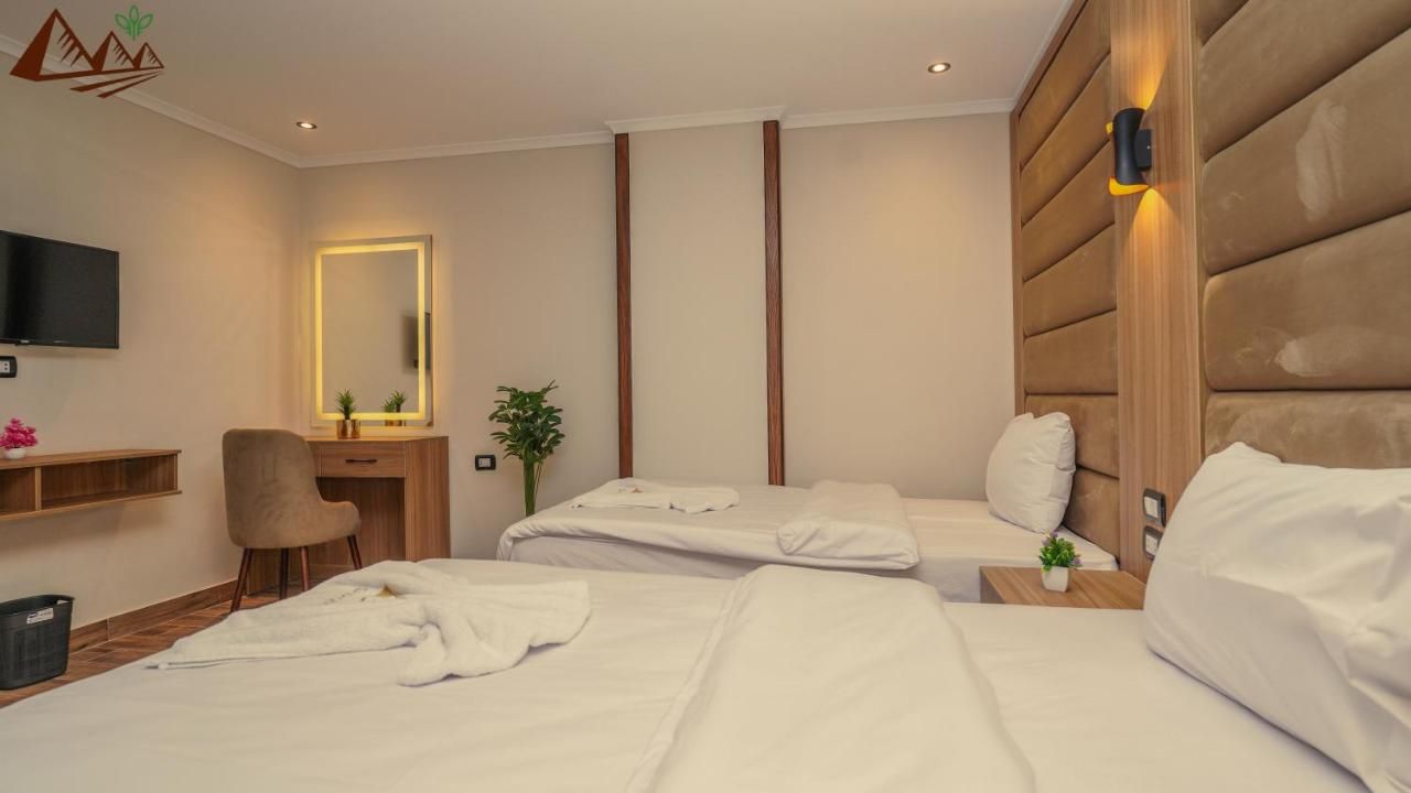 Suzana Pyramids inn - Grand Egyptian museum