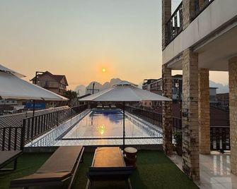 A P S Hotel - Vang Vieng