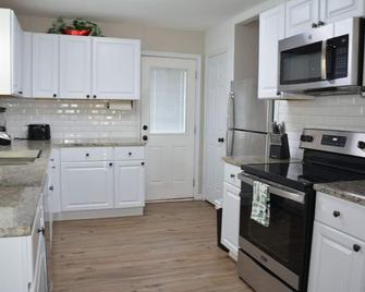 Duplex house 2214 Pine Street - Grand Prairie - Kitchen