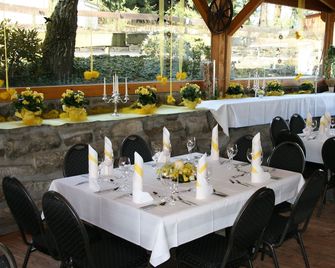 Hotel Wilhelmshöhe - Neuenrade - Restaurant