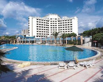 Holiday Resort Hotel - Zhuhai - Piscina