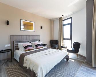 Hostal12 - el Campello - Schlafzimmer
