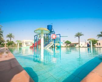 La Fontaine Le Lac Resort - Al Khobar - Uima-allas