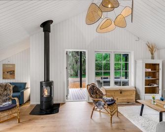 3 bedroom awesome home in Tisvildeleje - Tisvildeleje - Sala de estar