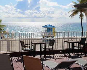 Golden Sand Oceanfront - Hollywood - Balcony