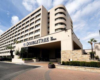 DoubleTree by Hilton Hotel Houston Hobby Airport - Houston - Building