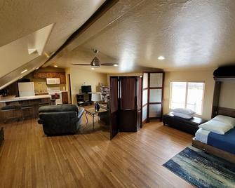Beautiful Secluded Casita Close to Zion Pool Fire Pit Patio, This Is Your Place! - Virgin - Sala de estar