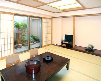 Kochi Pacific Hotel - Kochi