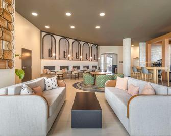 Cambria Hotel Rehoboth Beach - Rehoboth Beach - Living room